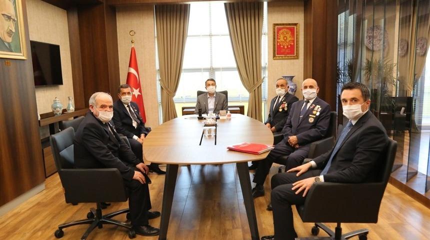 Şehit ve gazi derneklerinden tebrik ziyareti