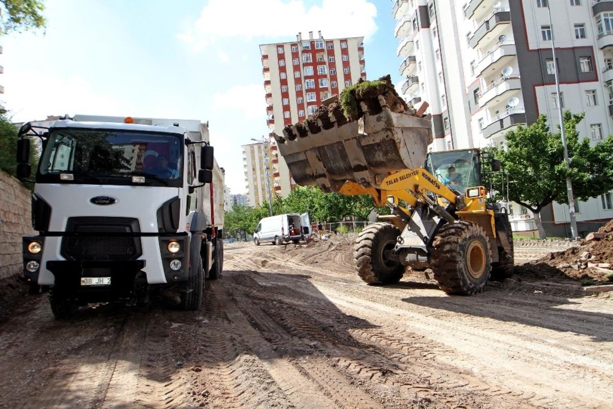 Cemil Baba Caddesi Yenileniyor