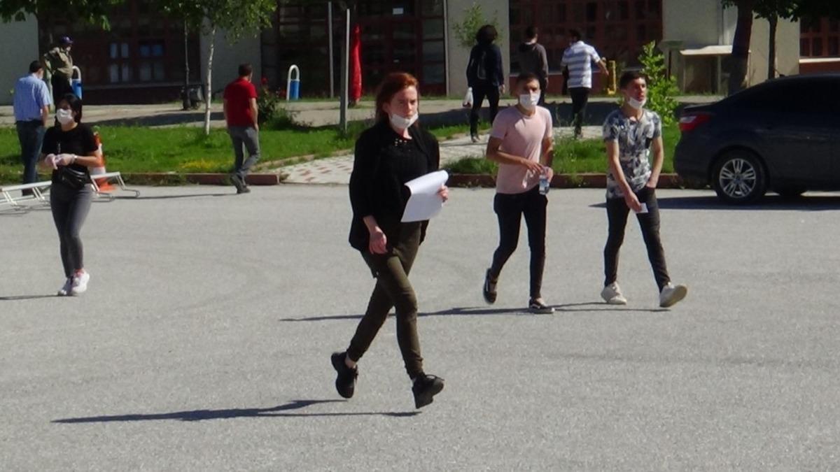 K&uuml;tahya&rsquo;da YKS&rsquo;nin ikinci oturumu AYT başladı