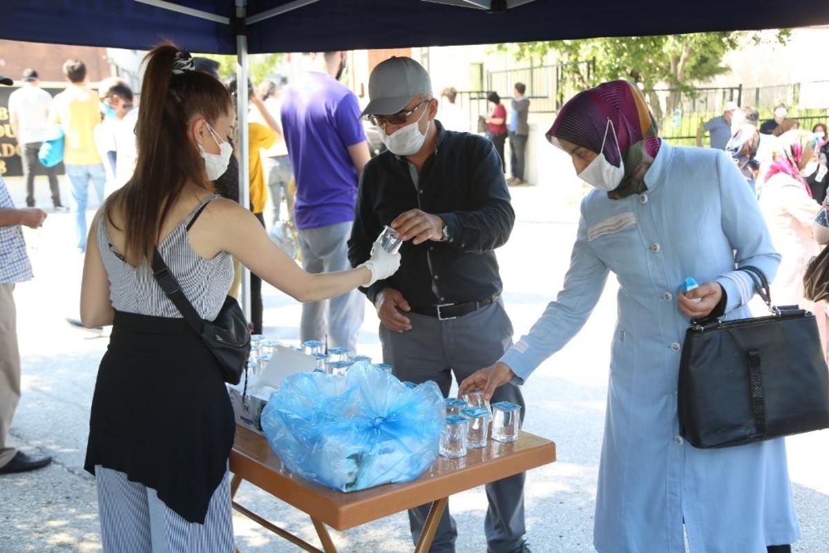 Başkan Kazım Kurt YKS&rsquo;ye giren &ouml;ğrencileri yalnız bırakmadı