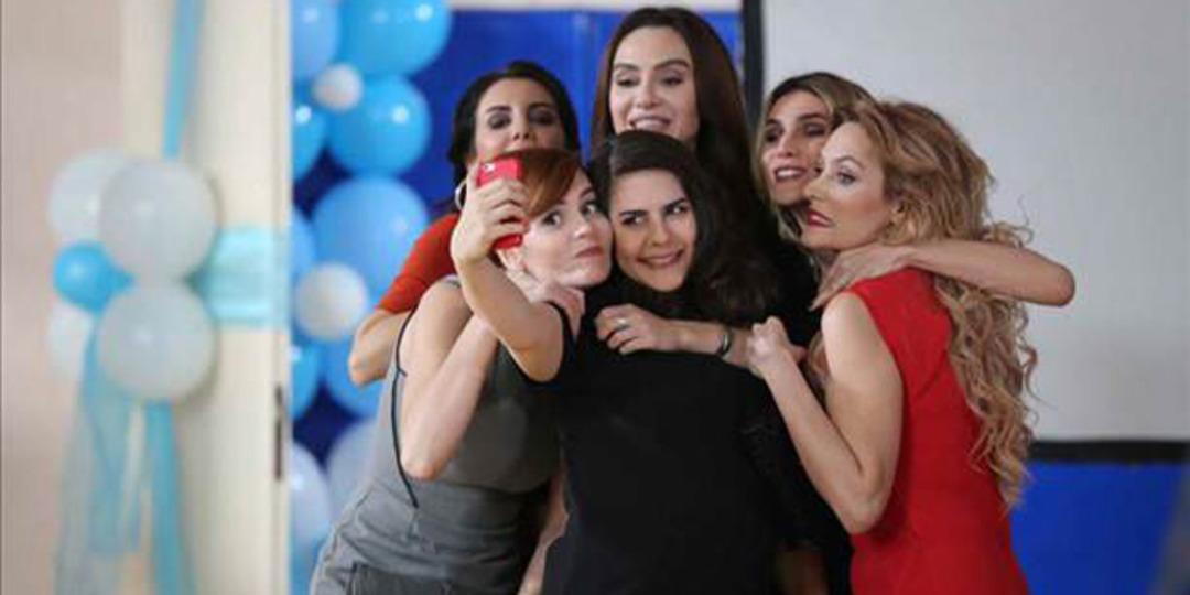 Evli ve &Ouml;fkeli 20. B&ouml;l&uuml;m Fotoğrafları