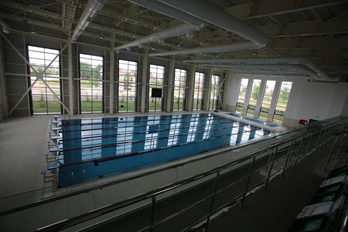 Kartepe y&uuml;zme havuzunda son viraja girildi