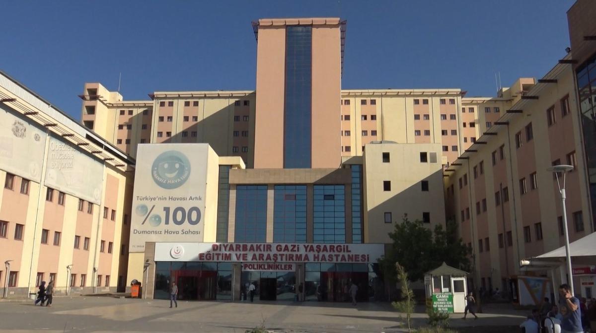 YKS'den &ccedil;ıkan aday, koronavir&uuml;s ş&uuml;phesiyle hastaneye g&ouml;t&uuml;r&uuml;ld&uuml;