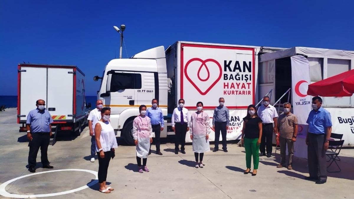 Kaymakam Y&uuml;cel&rsquo;den kan bağışına destek