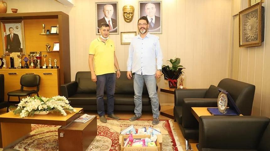 Gurbetteki mezun &ouml;ğrencilerden  sağlık dolabı desteği