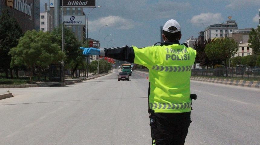 Gaziantep&rsquo;te 386 s&uuml;r&uuml;c&uuml;ye trafik cezası kesildi