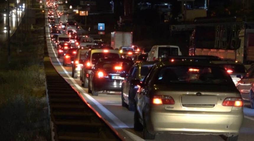 43 ilin bağlantı noktasında trafik yoğunluğu