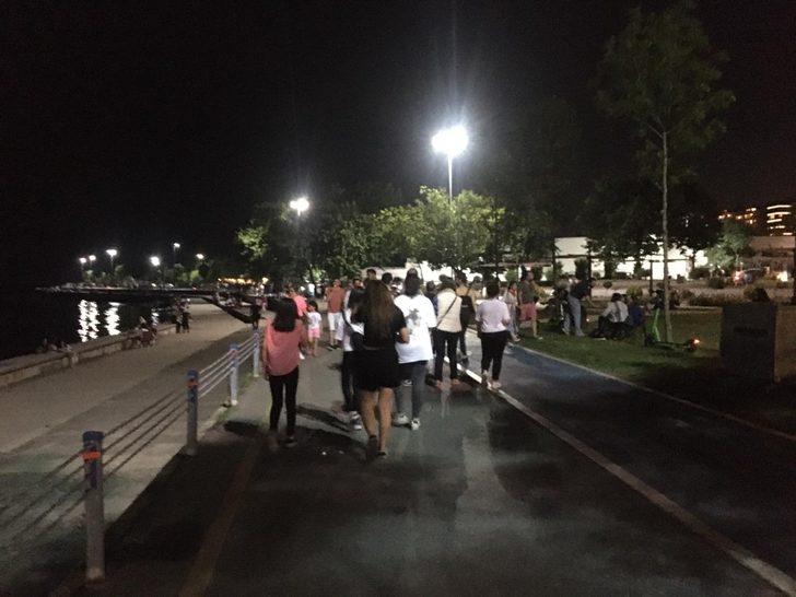 Caddebostan sahilinde  ’sosyal mesafesiz’ yoğunluk G1