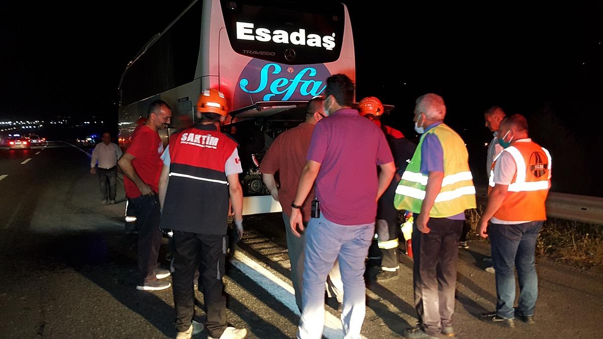 Şof&ouml;r aracı hemen tahliye etti! Facianın eşiğinden d&ouml;n&uuml;ld&uuml;