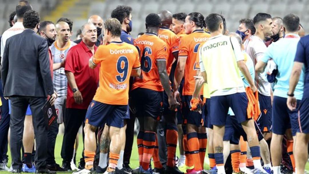 Başakşehir - Galatasaray ma&ccedil;ının ardından iki takım arasında tartışma yaşandı