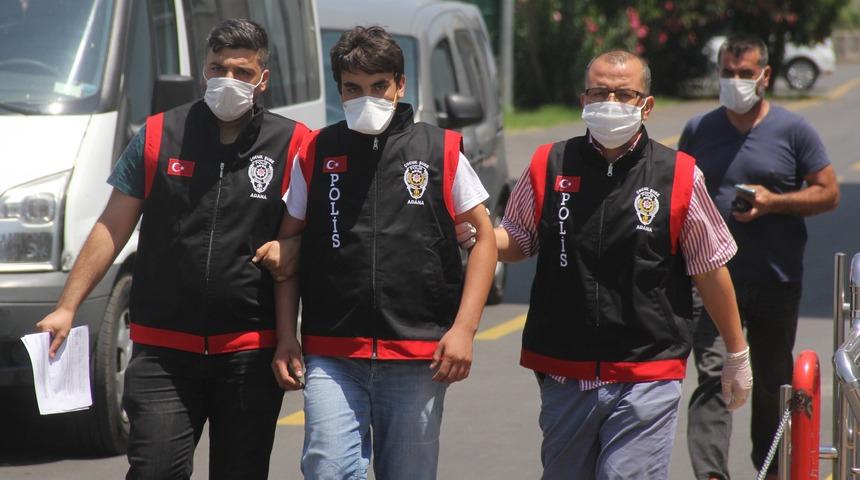 Kendisini taciz eden &uuml;vey babasını &ouml;ld&uuml;rd&uuml;