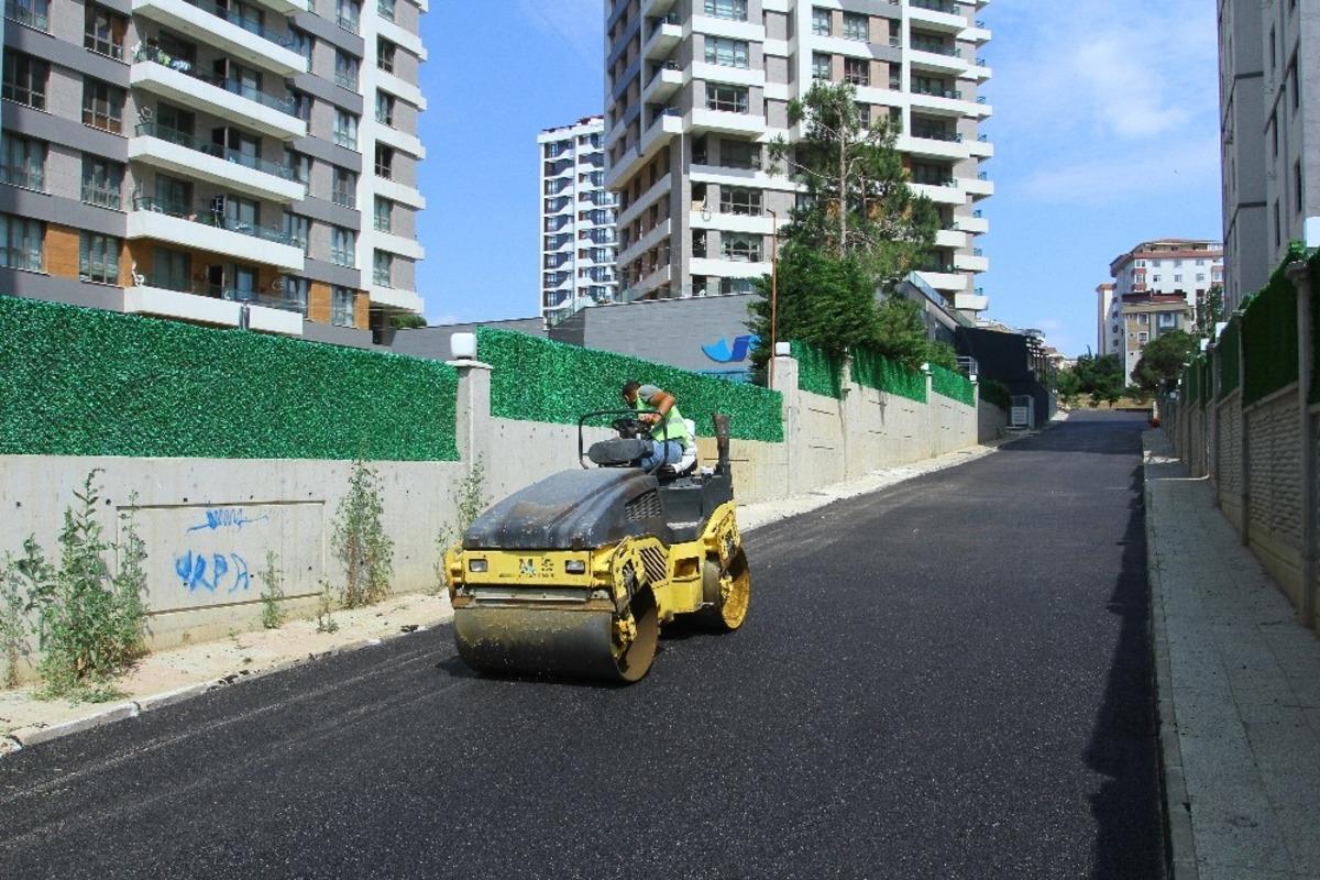 Kartal&rsquo;da H&uuml;rriyet ve Atalar Mahallesi&rsquo;nin yolları yenileniyor
