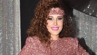 Funda Arar 80'lere götürdü