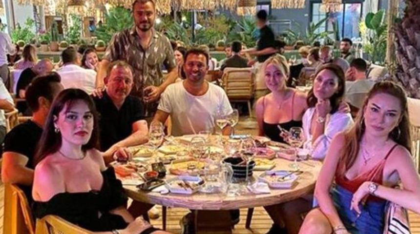 Takıma 3 gün izin veren Sergen Yalçın Alaçatı'da yakalandı!