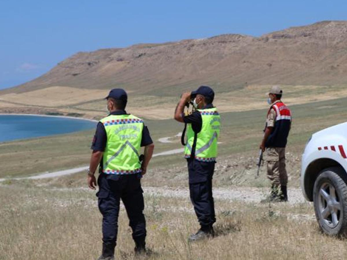 Van'da ekipleri harekete ge&ccedil;iren ihbar! Yol trafiğe kapatıldı