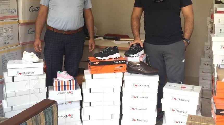 İsimsiz hayırseverden &ccedil;ocuklara ayakkabı yardımı