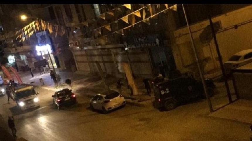 AK Parti Bismil İl&ccedil;e Başkanlığı'na saldırı! G&ouml;zaltılar var