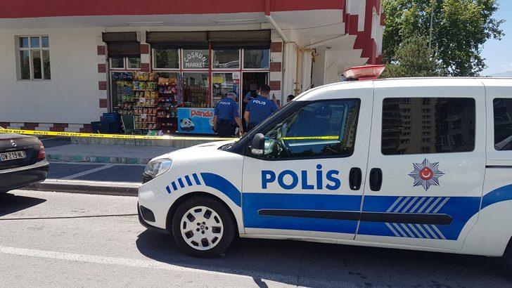 Markette karşılaştığı eski sevgilisini ve arkadaşını bıçakladı G2