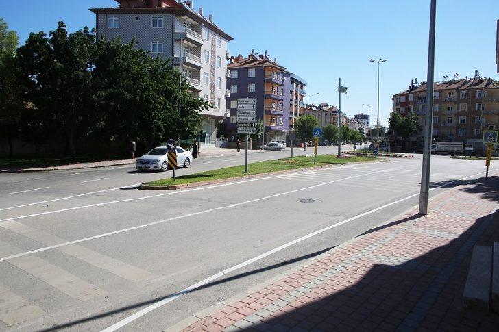 Karaman’da yaya geçidi ve yol çizim çalışması G2