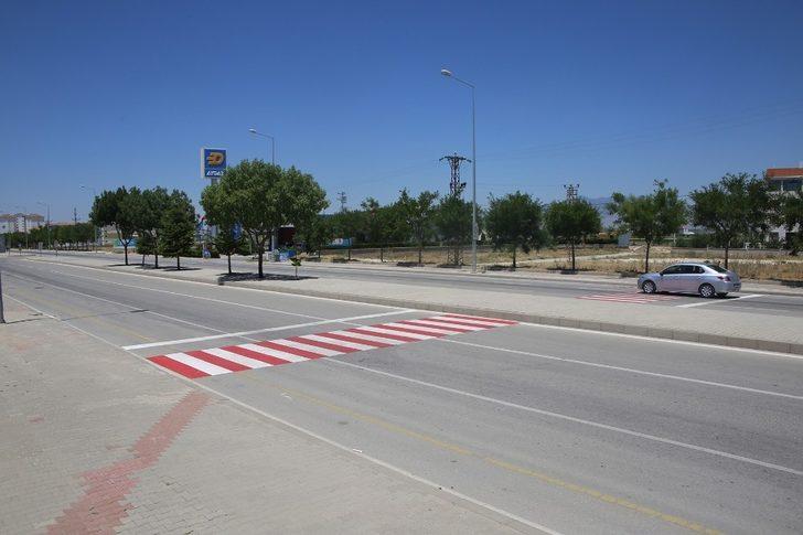 Karaman’da yaya geçidi ve yol çizim çalışması G3