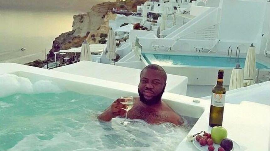 Nijeryalı fenomene operasyon: 30 milyon sterlin ile yakalandı