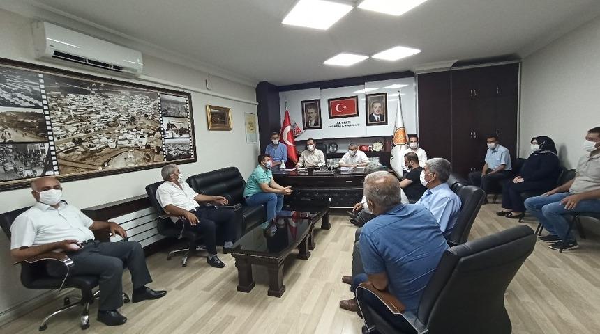 Başkan Dağtekin t&uuml;t&uuml;nc&uuml; esnafıyla bir araya geldi