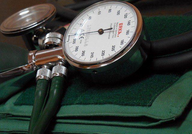 blood-pressure-monitor-350930_640