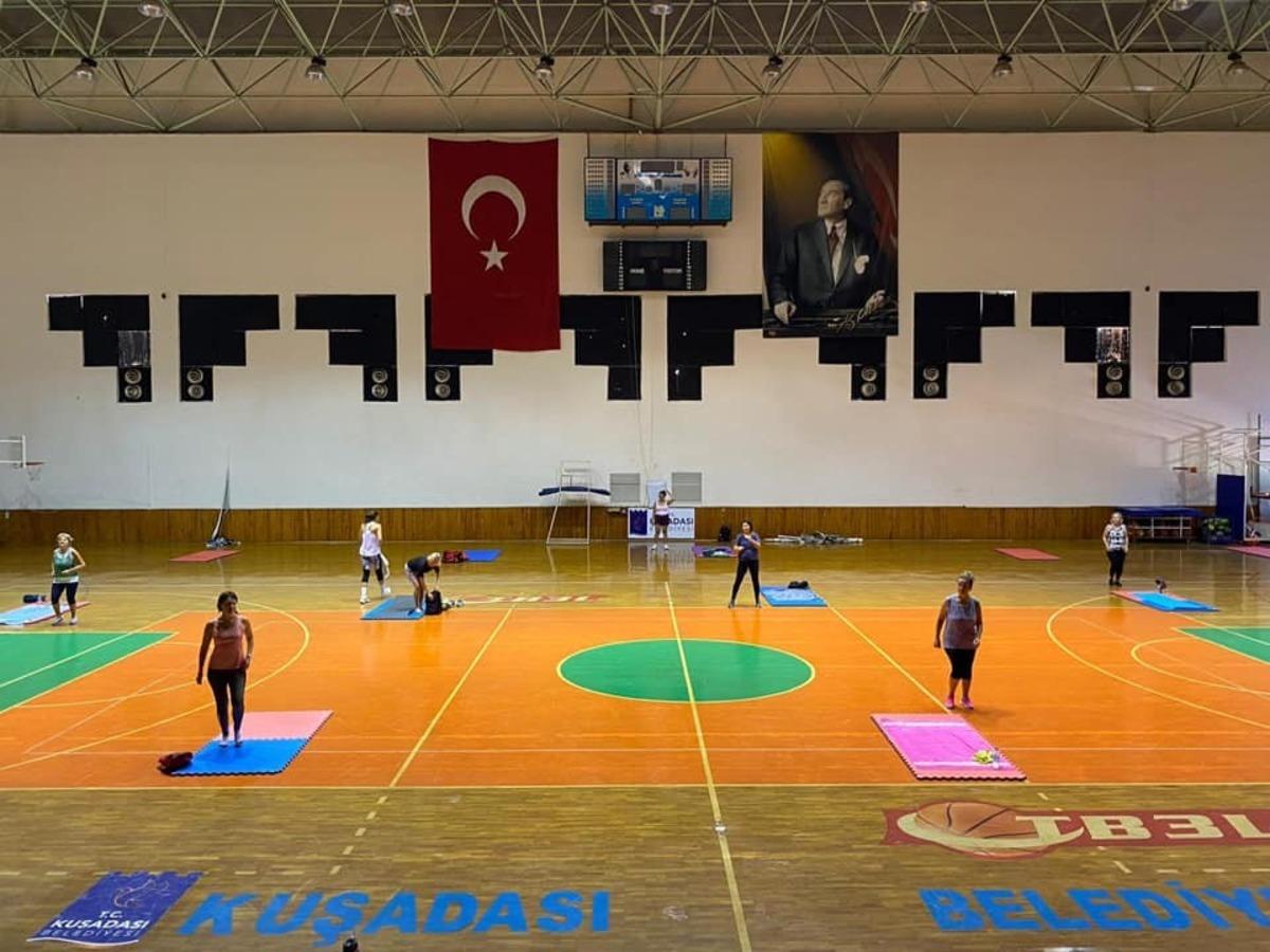 Kuşadası Belediyesi&rsquo;nden &uuml;cretsiz aerobik kursu