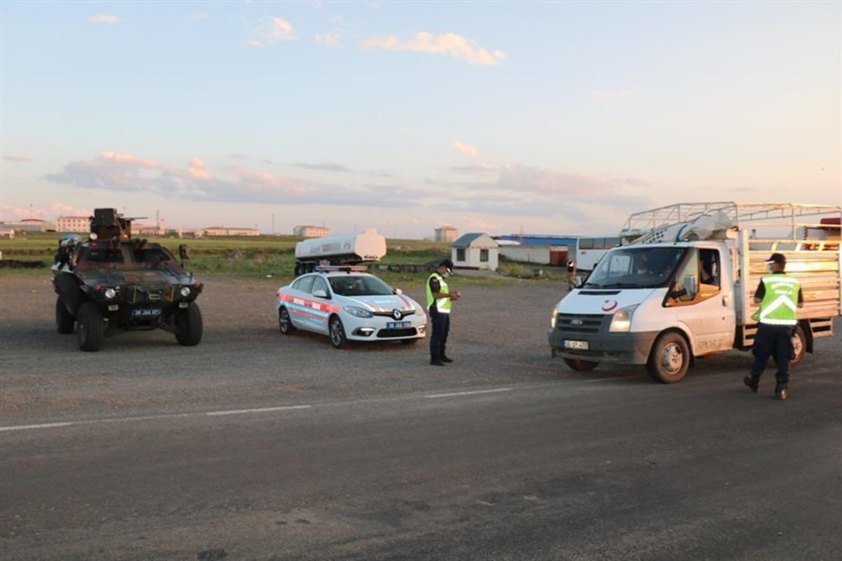 Kars&rsquo;ta jandarmadan radarlı hız kontrol&uuml;