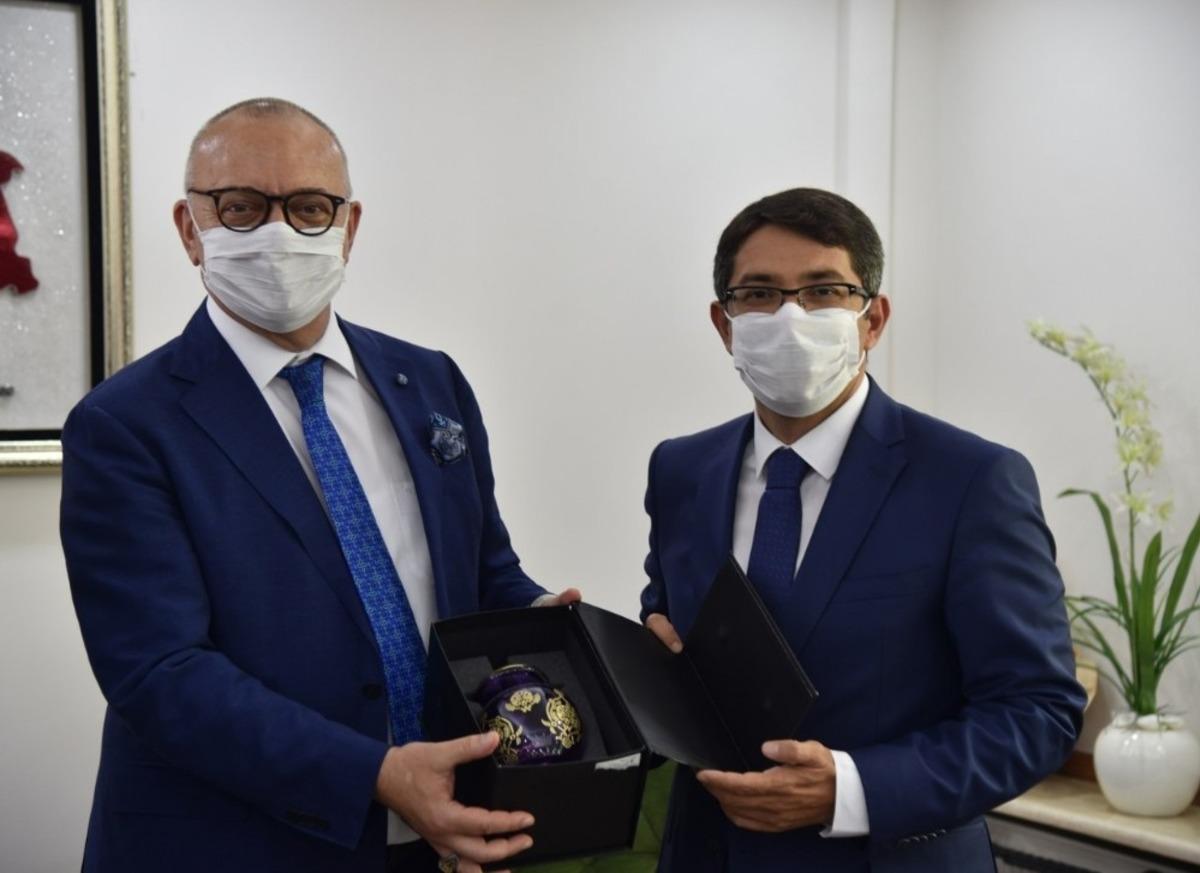 Başkan Erg&uuml;n, Şehzadeler Belediyesini ziyaret etti