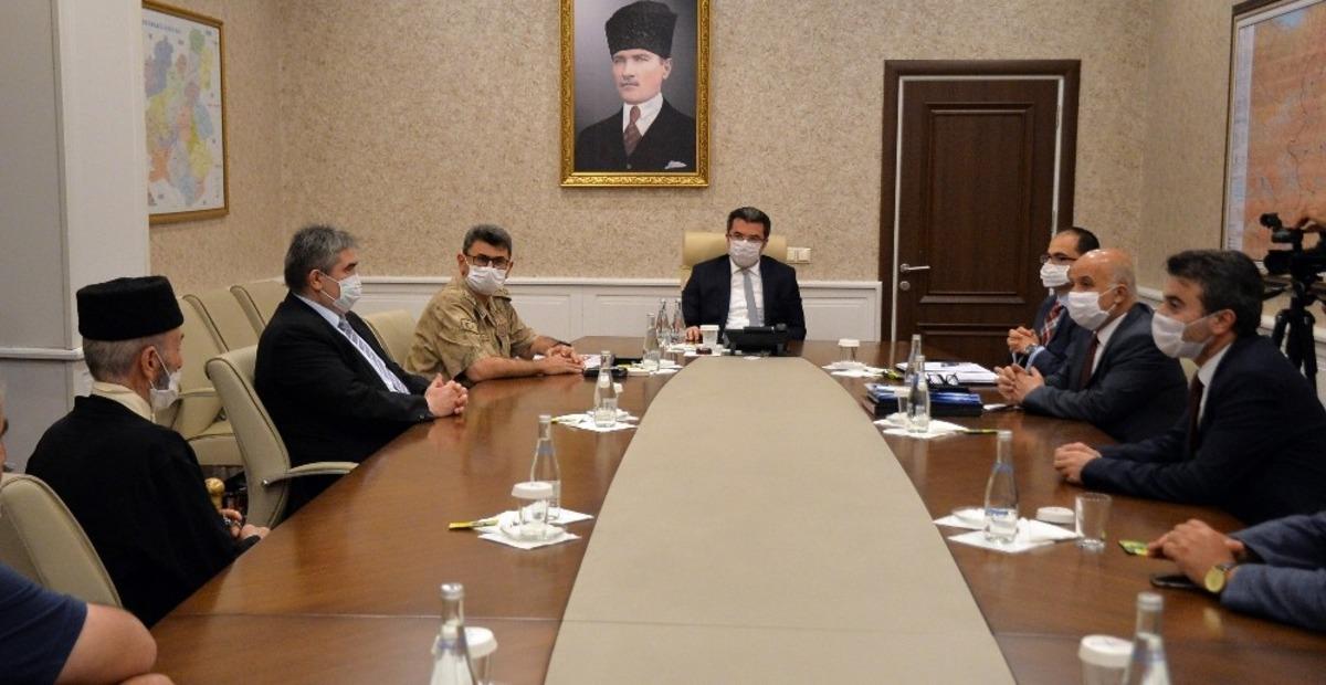 Erzurumlu Dadaş Necati, Vali Memiş&rsquo;i duygulandırdı