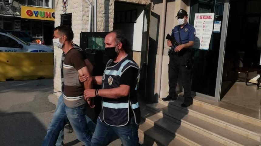 Ev faresi &ccedil;aldıklarıyla birlikte yakalandı