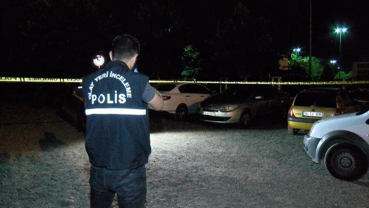 Küçükçekmece'de silahlı saldırı! Otoparkta kurşun yağmuruna tuttular G2