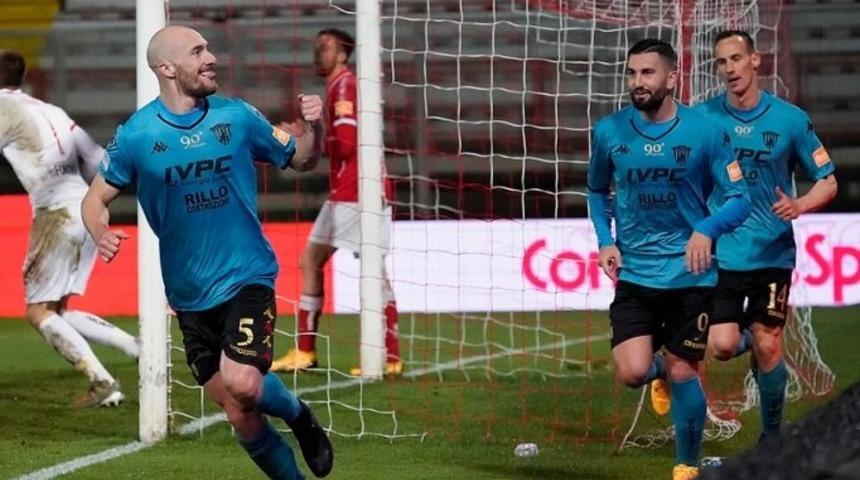 Serie A'ya yükselen ilk takım Benevento oldu
