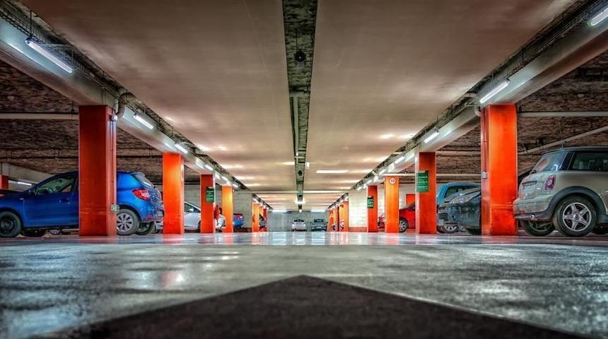 Her konut için bir otopark uygulaması Mart 2021'e ertelendi