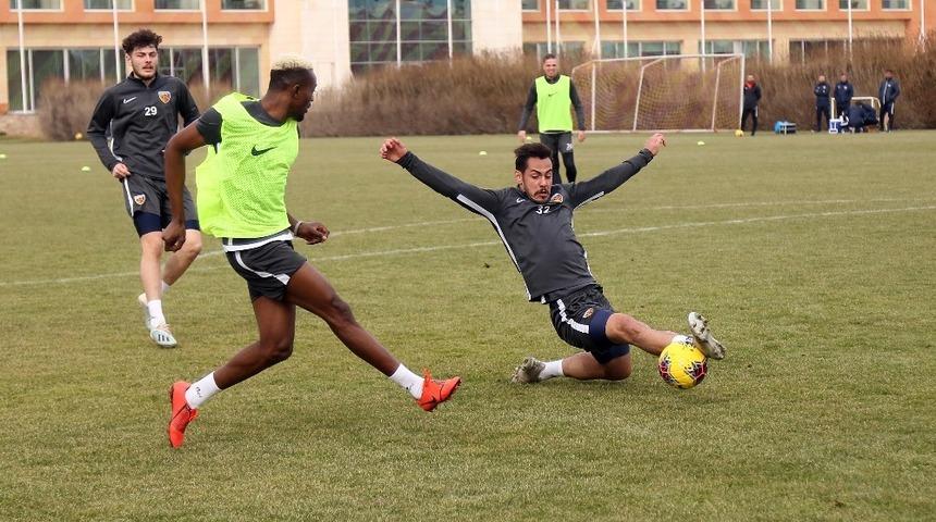 Yasir ve Mensah cezalı