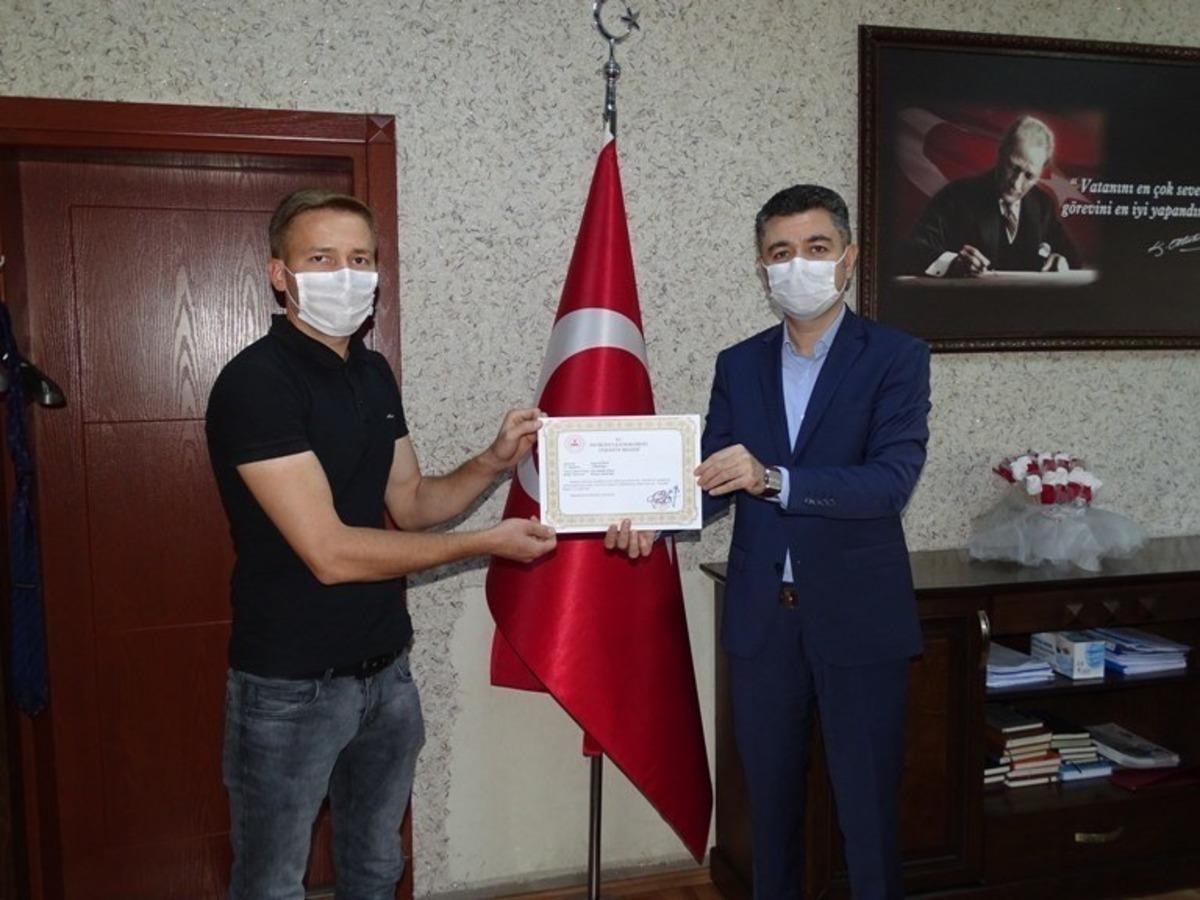 Kaymakam S&uuml;r&uuml;c&uuml;&rsquo;den bek&ccedil;ilere teşekk&uuml;r belgesi verildi