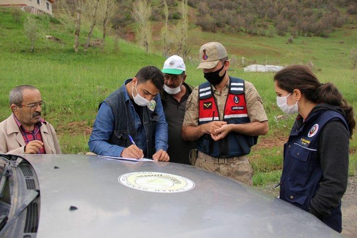 Sivas'ta tırtıl istilası! İlk kez ışıklı tuzak denendi G3