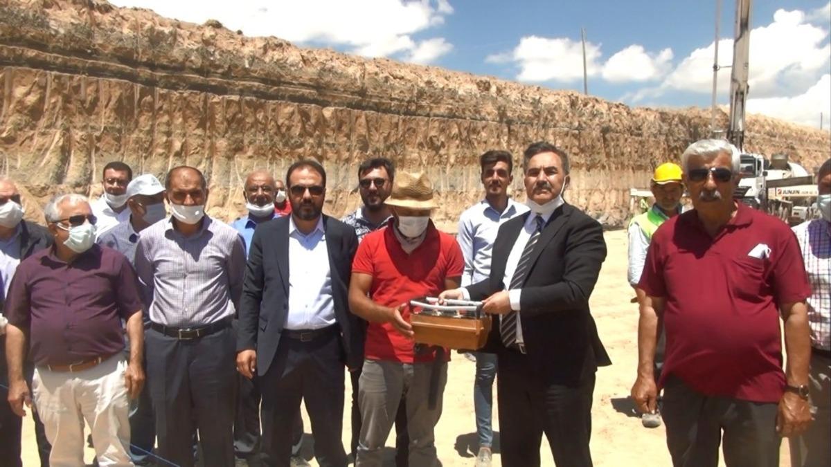 Ahlat&rsquo;ta tarım &uuml;r&uuml;nlerinin pazarlanması i&ccedil;in sanayi kuruluşları artıyor