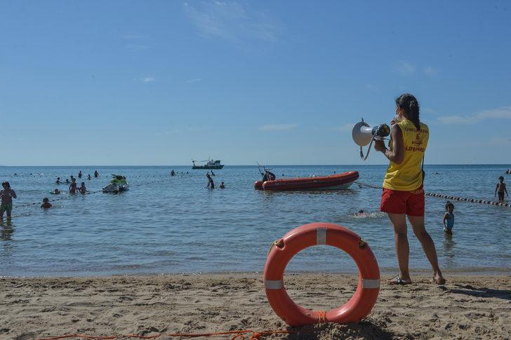 İstanbul plajlarında ilk! Kadın cankurtaranlar göreve başladı G4