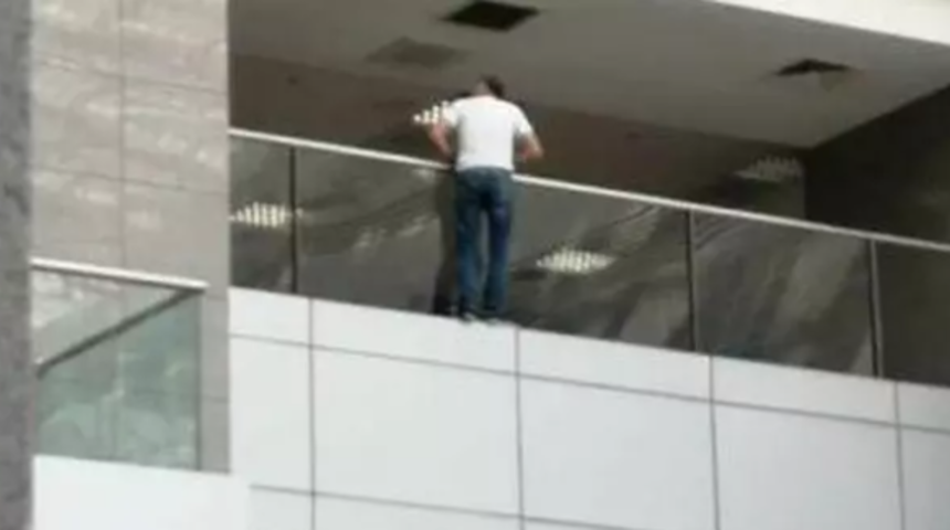 İstanbul Adalet Sarayı'nda intihar girişimi