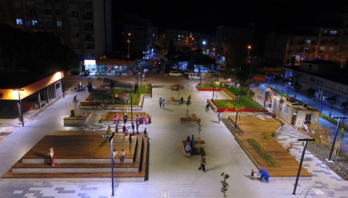 Saruhanlı&rsquo;nın en g&ouml;zde meydanı yenilendi