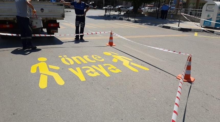 G&uuml;venli ulaşım i&ccedil;in trafik işaretlemeleri yenilendi