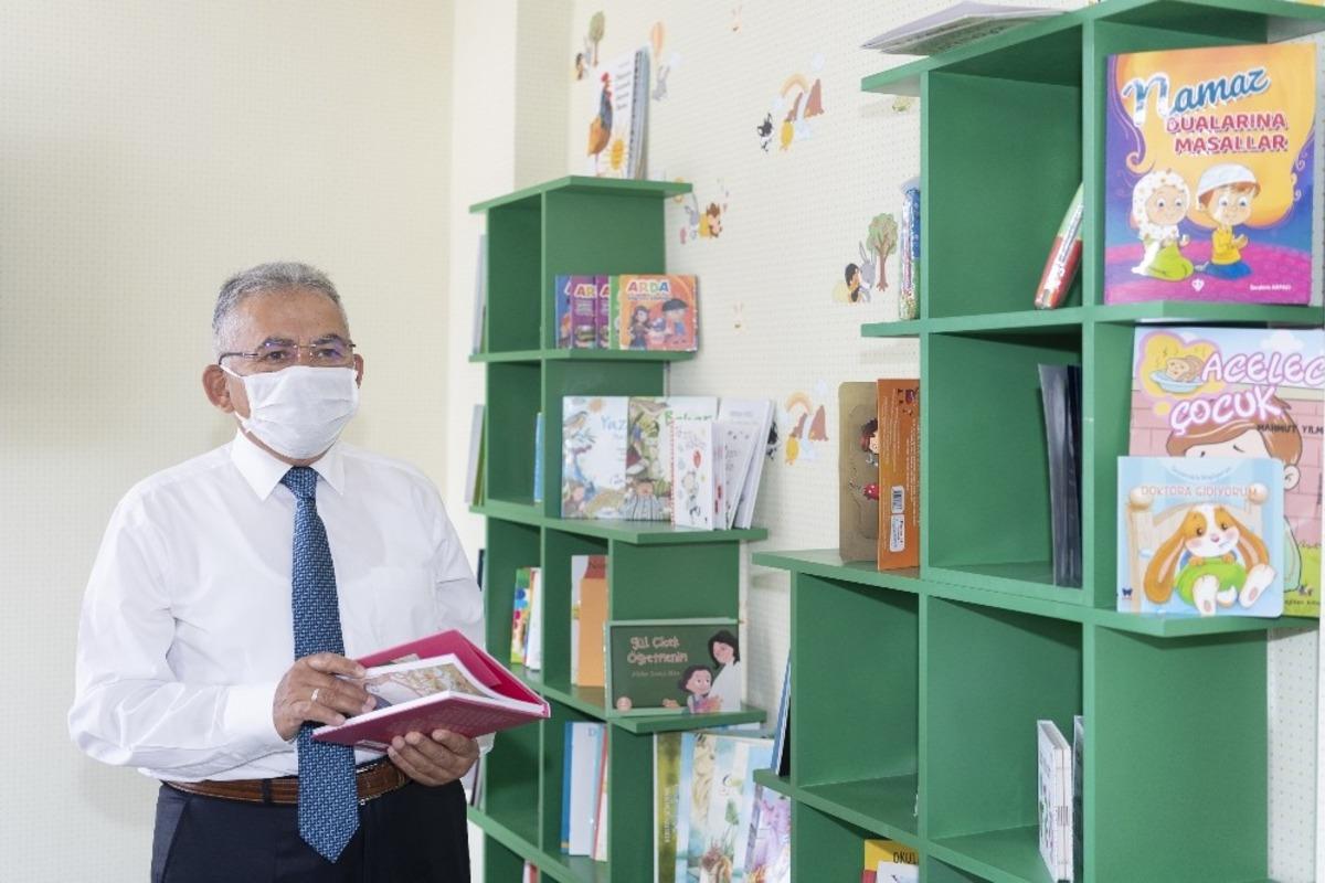 Başkan B&uuml;y&uuml;kkılı&ccedil;&rsquo;tan &ccedil;ocuklara &ouml;zel k&uuml;t&uuml;phaneler