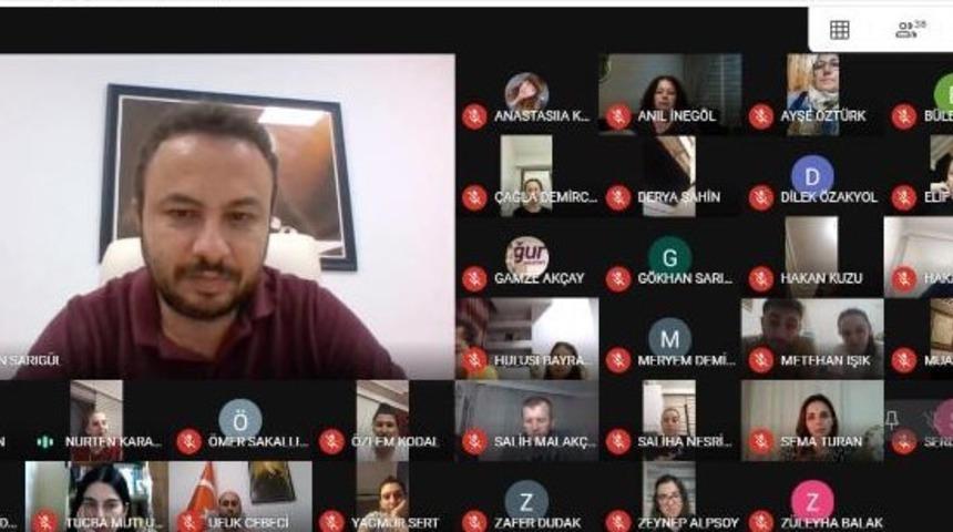 &Ouml;ğretmen ve veliler online toplantıda buluştu