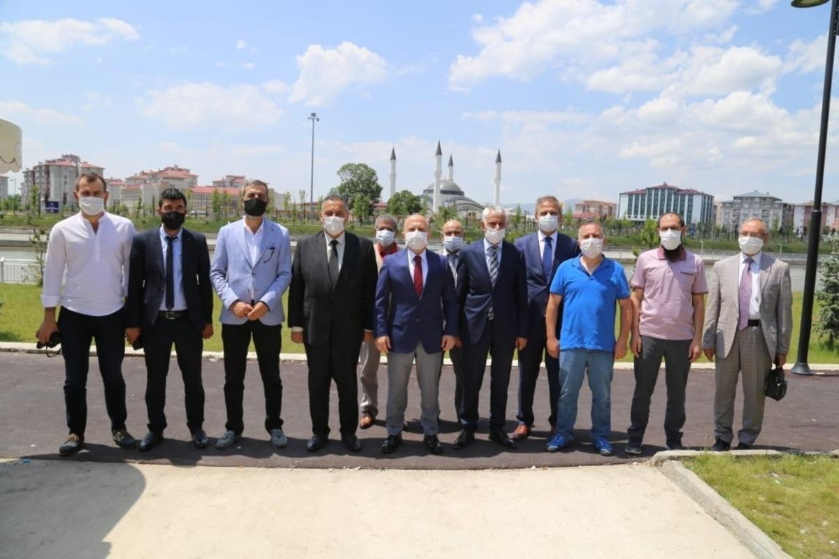 Ağrı Valisi Varol, gazetecilerle bir araya geldi