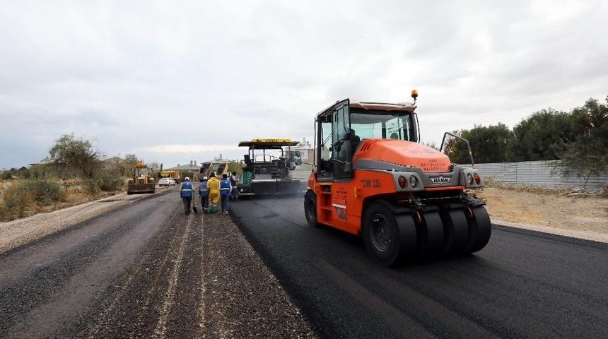 Van B&uuml;y&uuml;kşehir Belediyesinden asfalt &ccedil;alışması