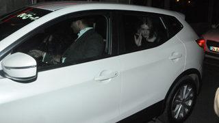 Yasemin Allen'den garip hareketler!