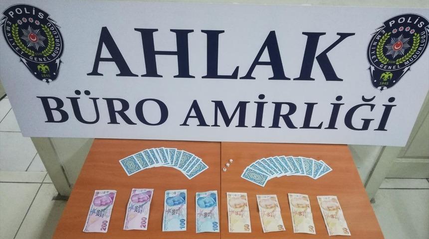 Malatya'da kumar oynayan 9 kişiye 19 bin 225 lira ceza uygulandı