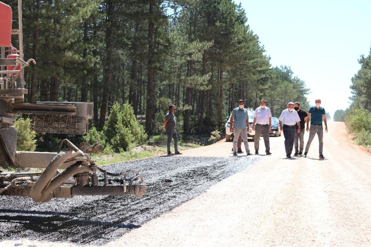 B&uuml;y&uuml;kşehirle yollar yenileniyor